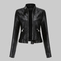 Mera | Chaqueta motera elegante de cuero sintético con cinturón para mujer