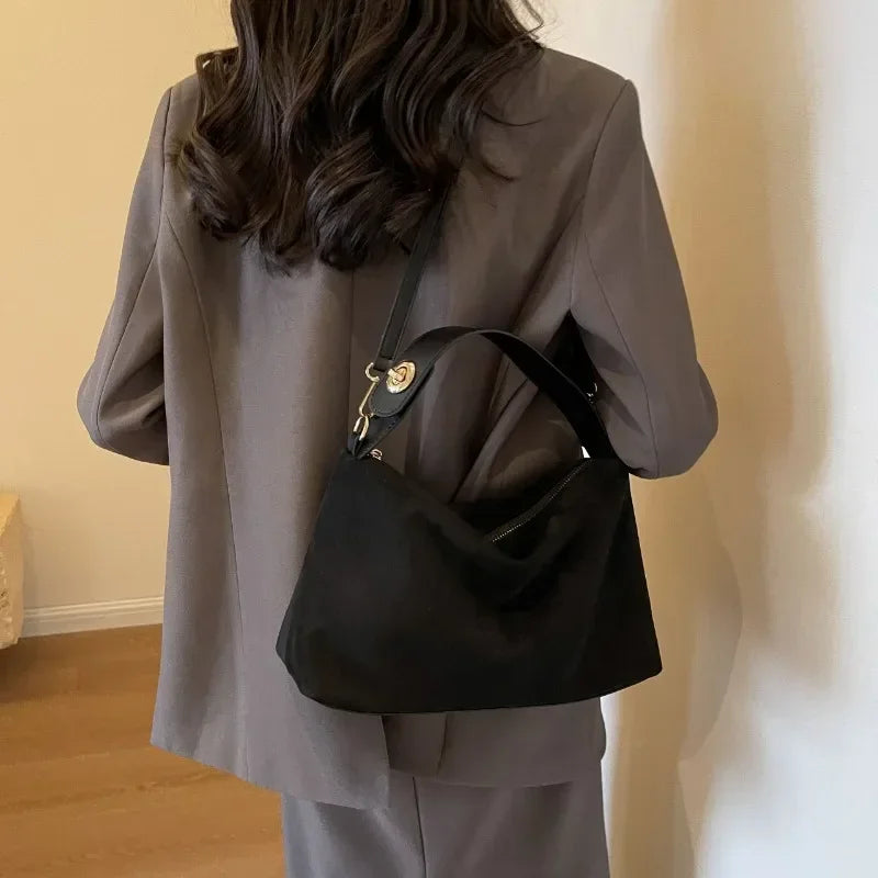 MARIELLE – Bolso minimalista