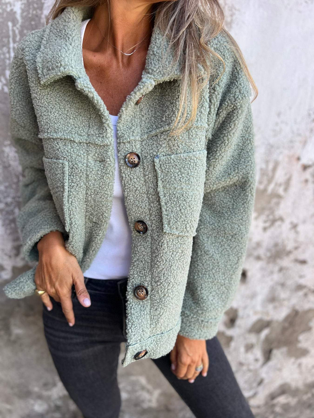 Marian | Chaqueta de borreguito de moda para otoño con botones para mujer