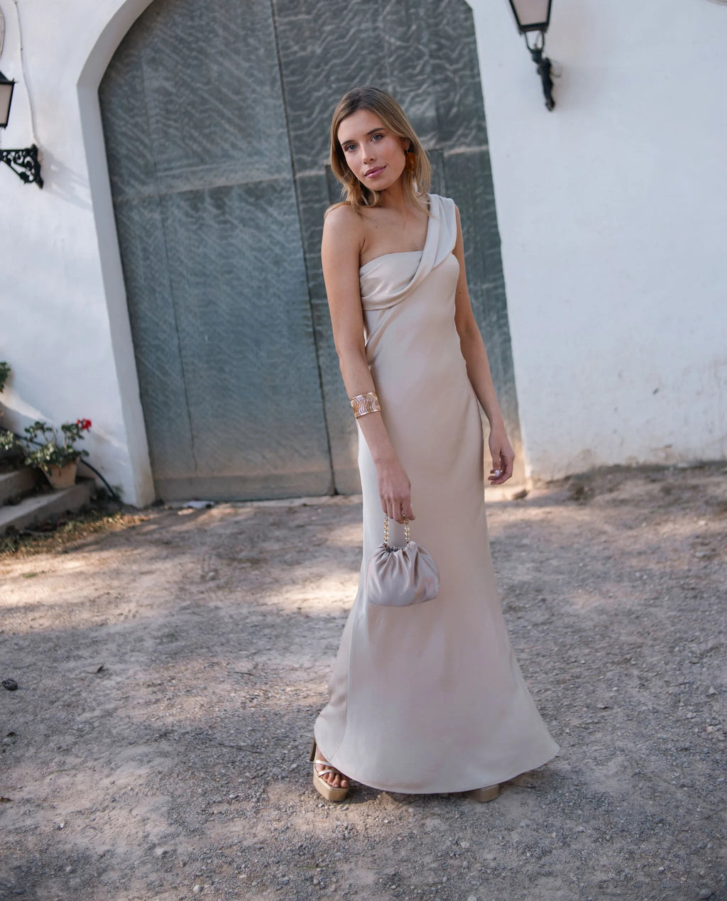 VESTIDO BELLA · BEIGE