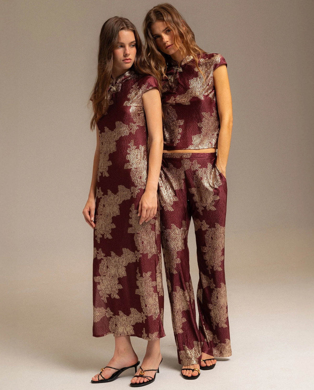 VESTIDO BLOOM · BURDEOS