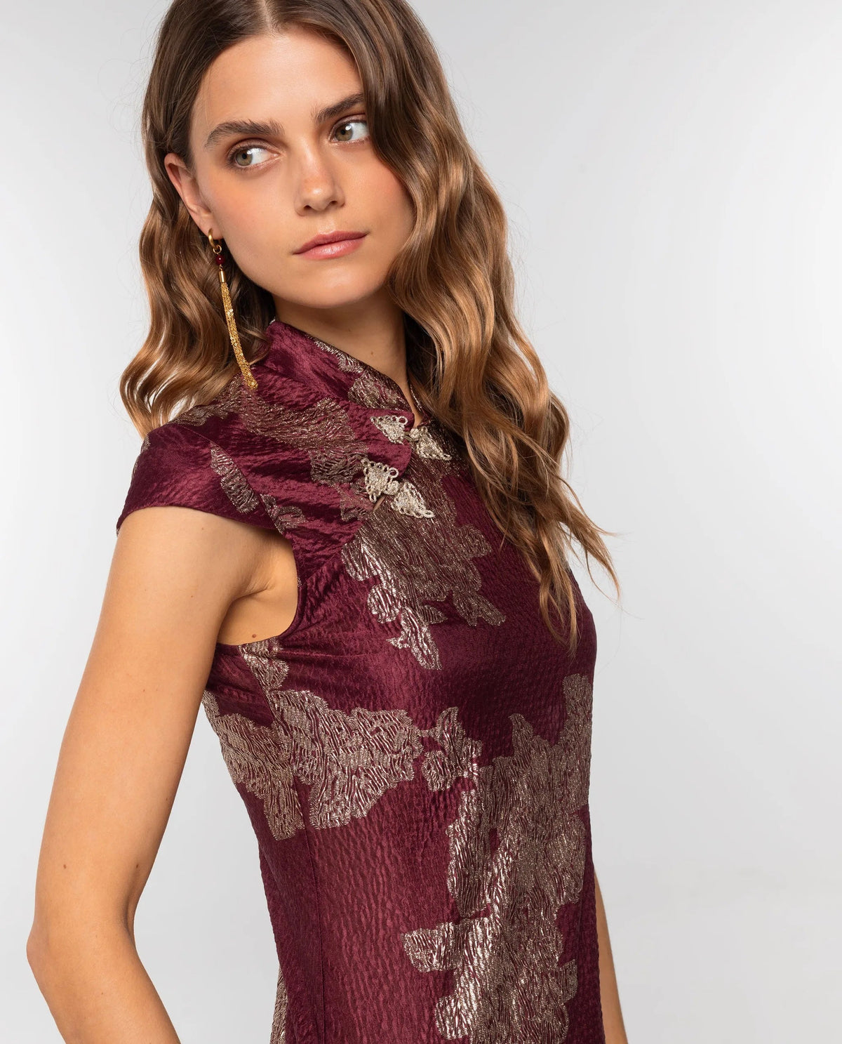 VESTIDO BLOOM · BURDEOS