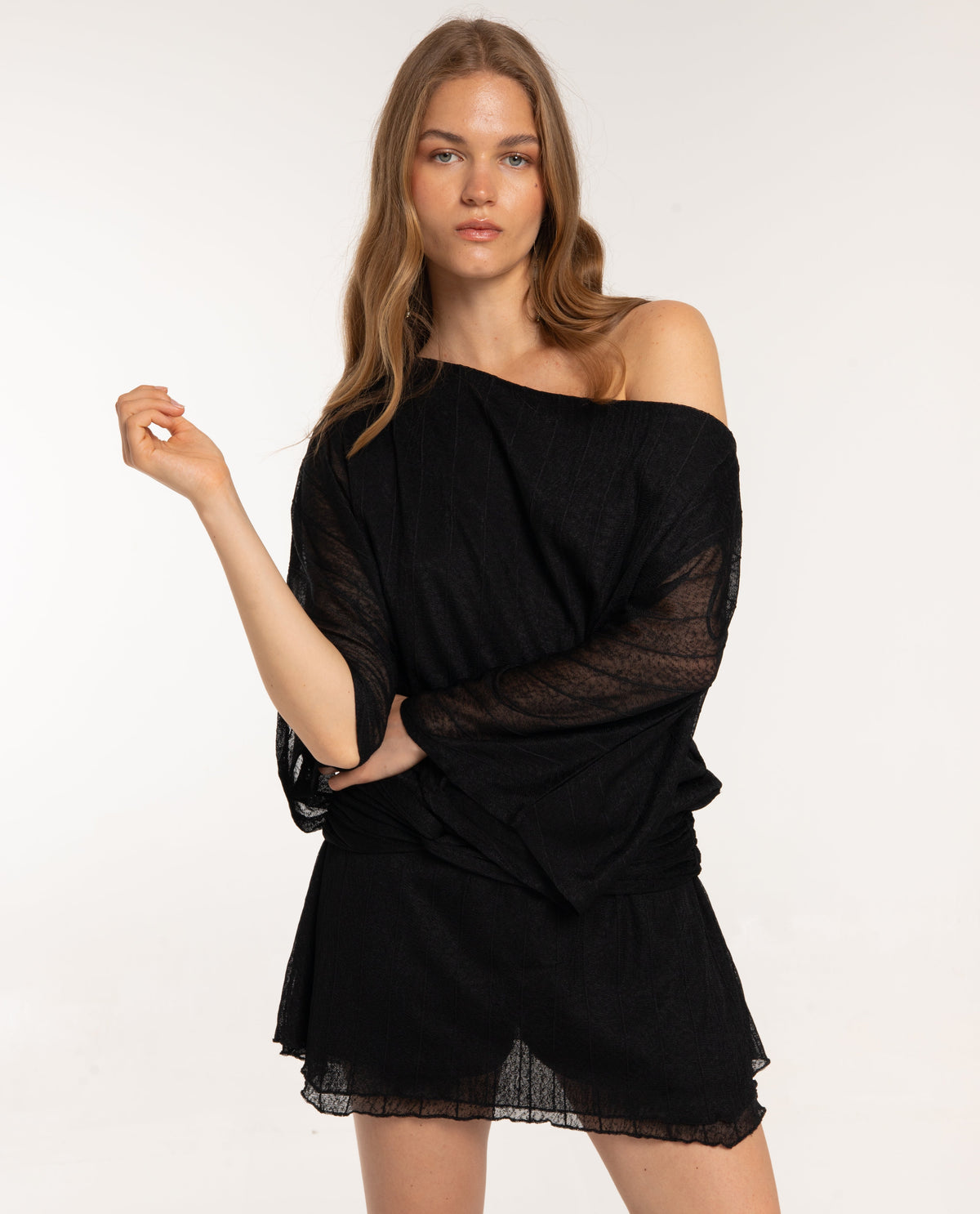 VESTIDO REAL · NEGRO