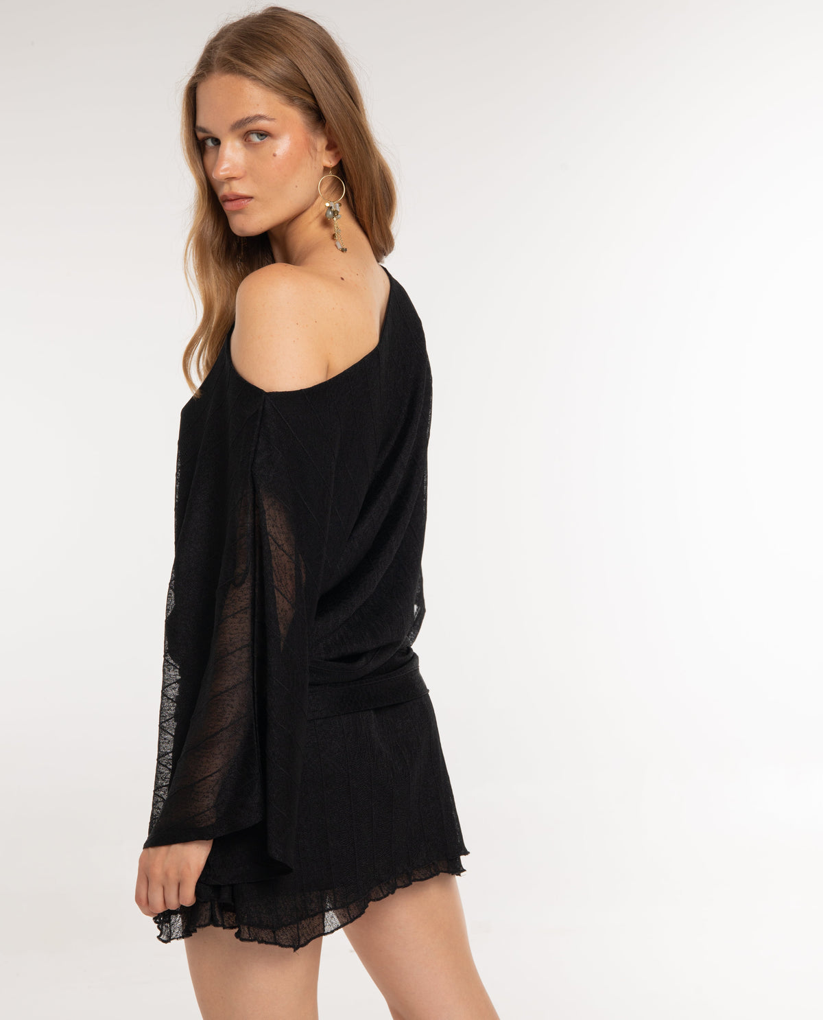 VESTIDO REAL · NEGRO